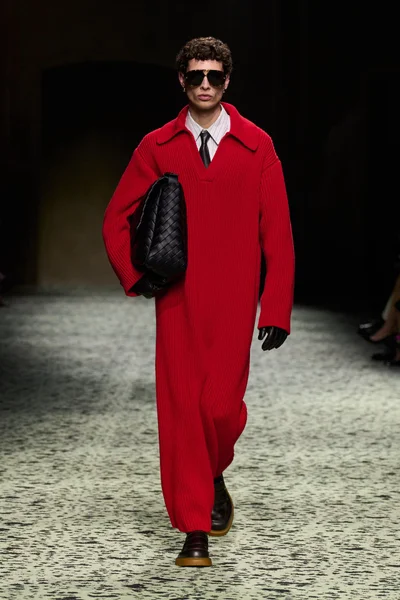 Look 17